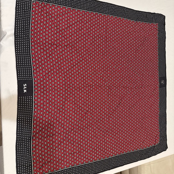 SLK Red and Black Patterned Mercedes VINTAGE Scarf - Picture 3 of 7